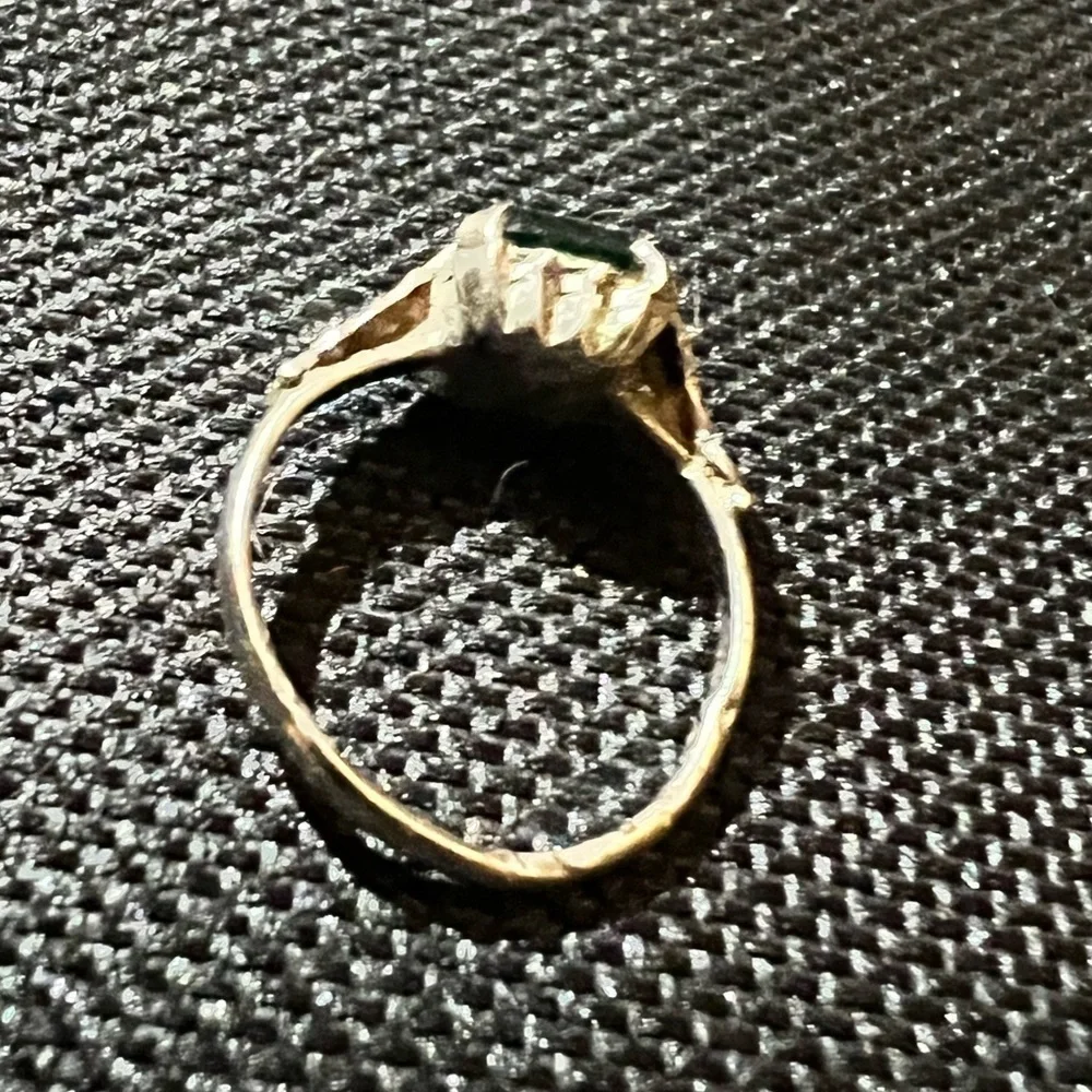 Vintage sterling silver emerald glass ring. Sterling MH inscribed inside ring